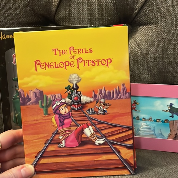 The Perils of Penelope Pitstop Hanna Barbera DVD set with collectible lithograph - Picture 4 of 13